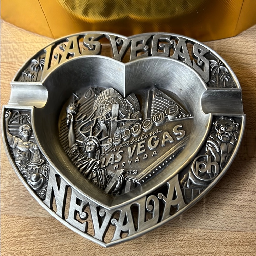 Las Vegas Souvenir Heart Ashtray